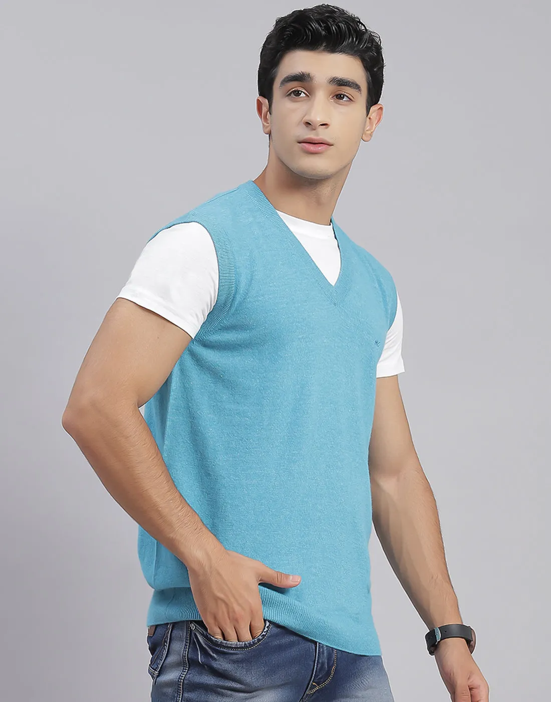 Men Blue Solid V Neck Sleeveless Pullover