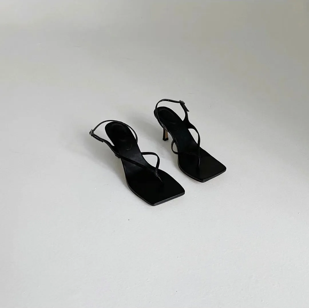 Minimalist slender straps sandals