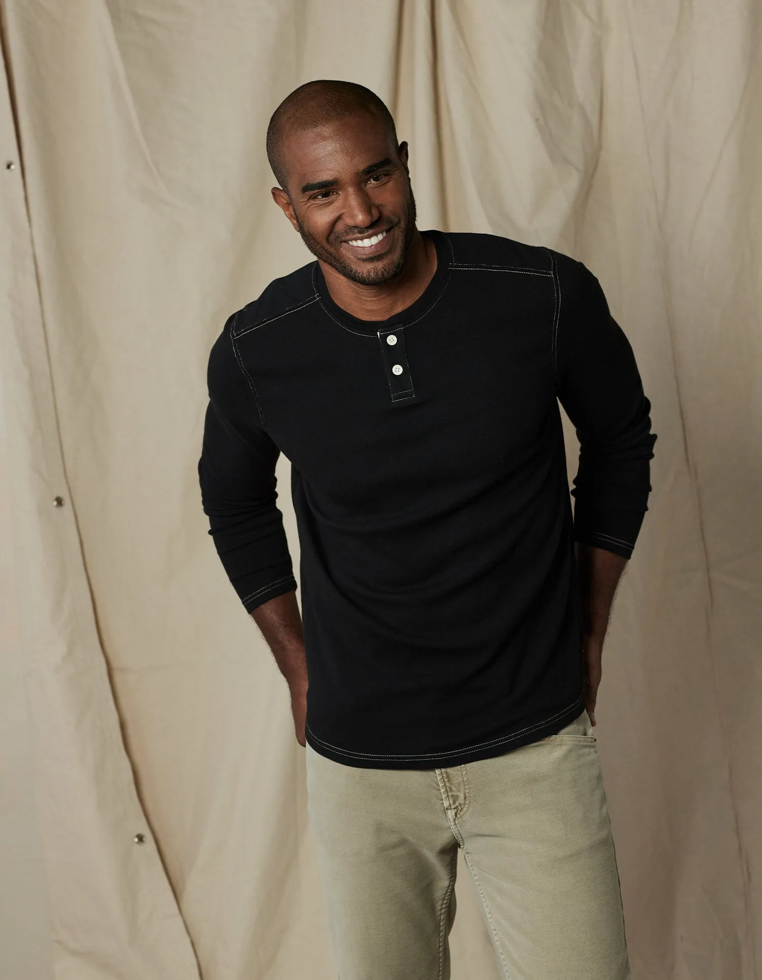 Puremeso Two Button Henley in Black